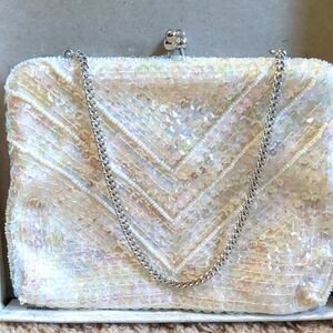 Elegant Vintage White Sequin Clutch with Chain Strap